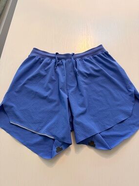 lululemon Men's purple ish blue Athletic Shorts. Fast and free

No liner.